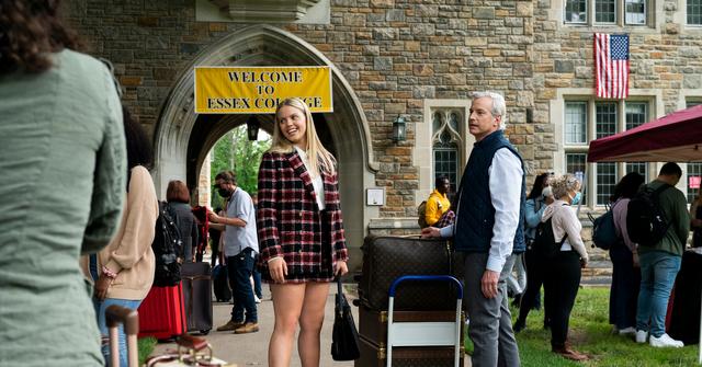 Reneé Rapp and Rob Huebel in 'The Sex Lives of College Girls'