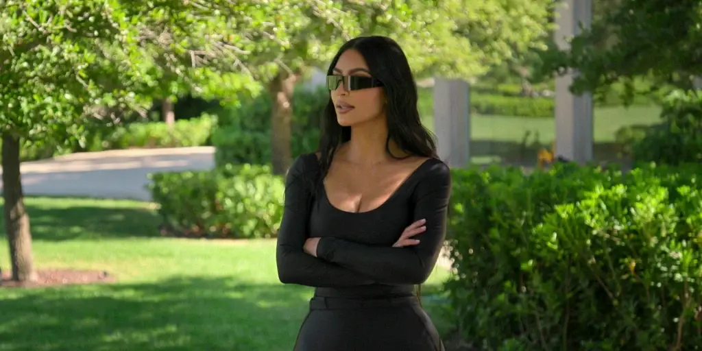 Kim Kardashian in her backyard on 'The Kardashians'