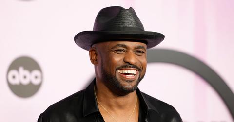 Wayne Brady at the 2022 American Music Awards.