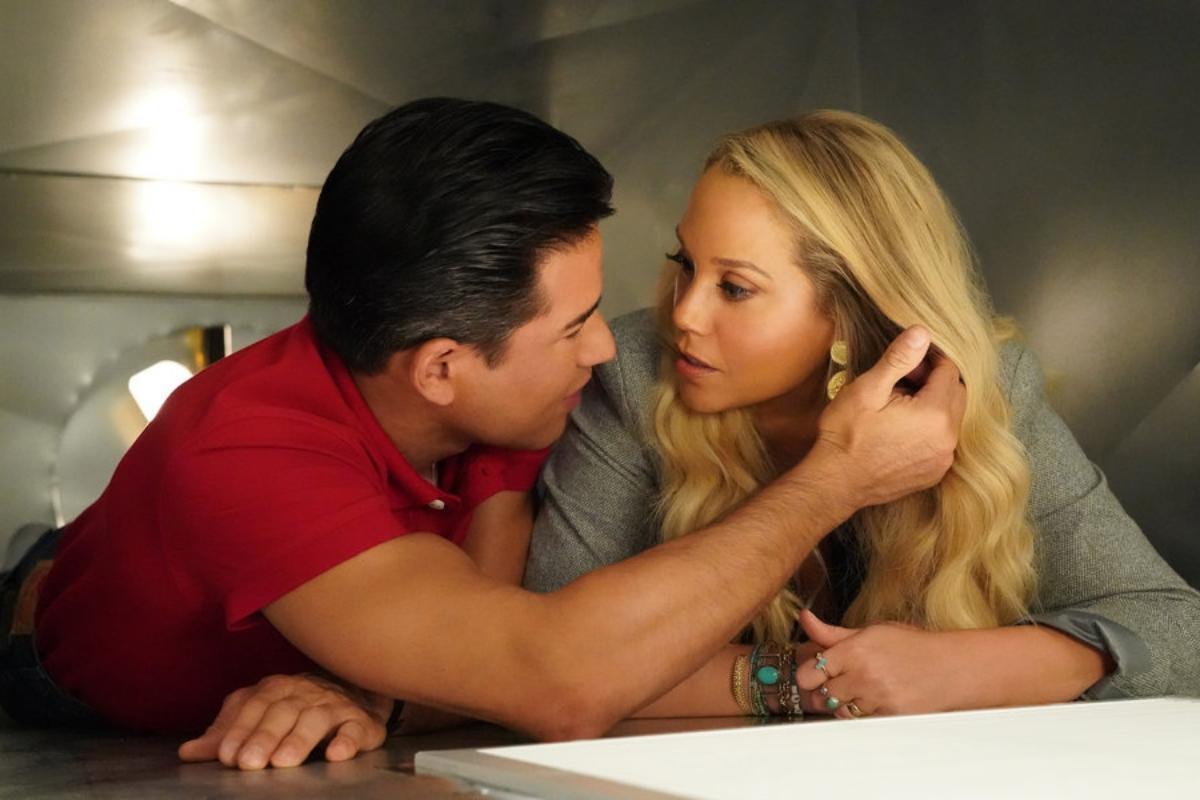 Mario Lopez and Elizabeth Berkley