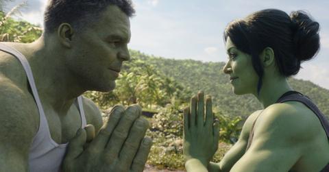 (L-R) Bruce Banner/Hulk (Mark Ruffalo) and Jen Walters/She-Hulk (Tatiana Maslany)