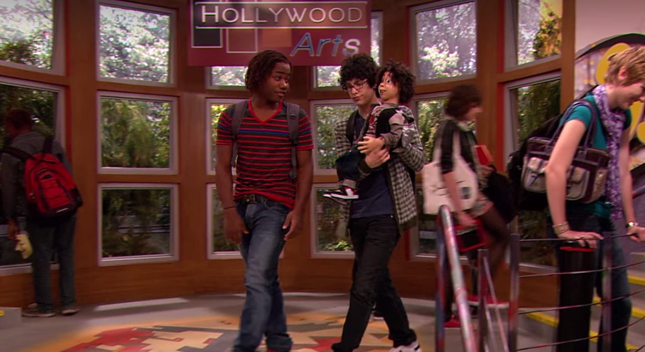 is robbie really a ventriloquist on victorious