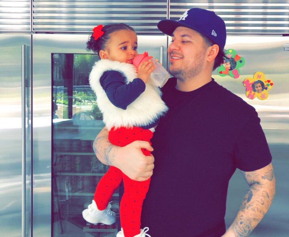 Rob Kardashian Now Reality Star Announces He S Back On Instagram