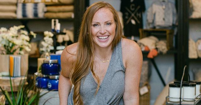 Check out 'Good Bones' Host Mina Starsiak Hawk's Amazing Body ...