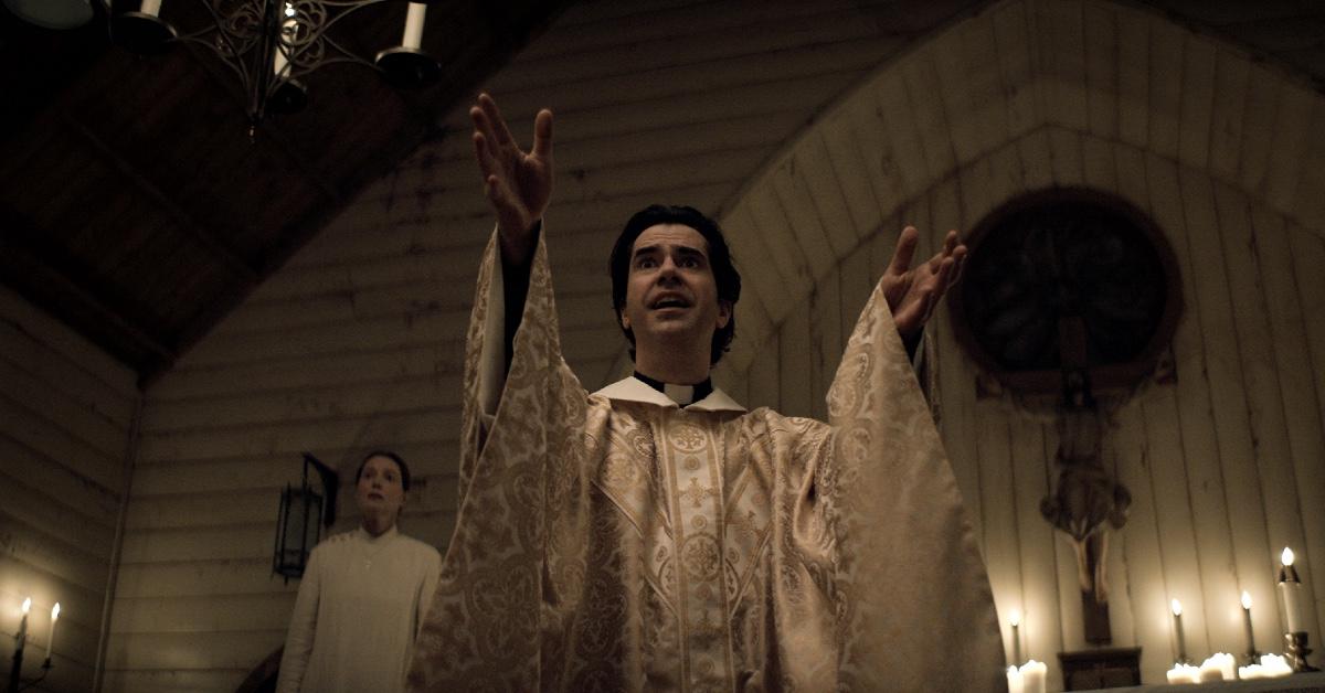 Hamish Linklater as Father Paul Hill in 'Midnight Mass.'