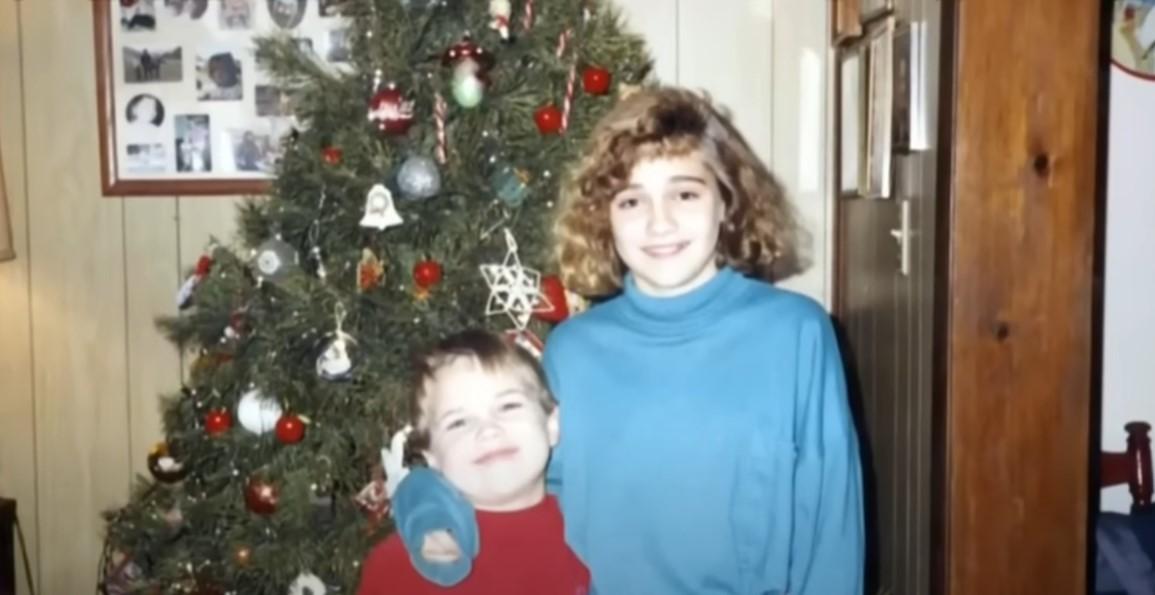 JD and Lindsay Vance as children on Christmas