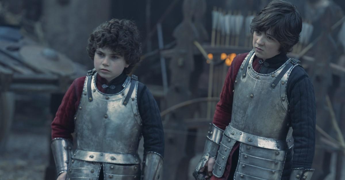 (L-R) Lucerys Velaryon (Harvey Sadler) and Prince Jacaerys (Leo Hart) 