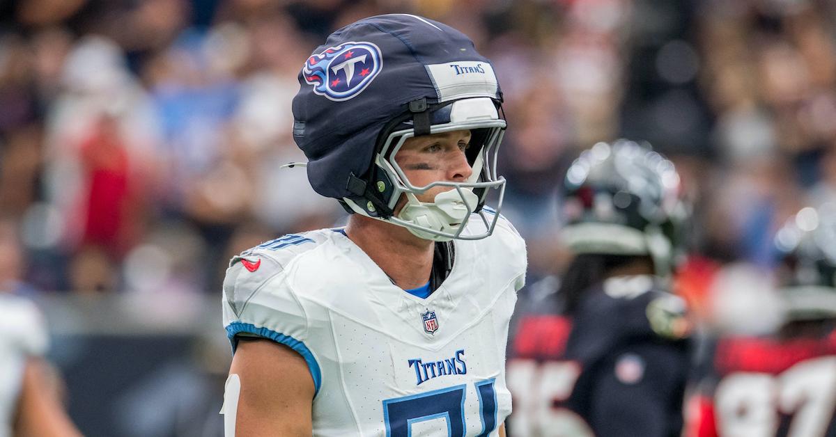 Tennessee Titans tight end Josh Whyle wears a guardian cap over his helmet during a game between the Tennessee Titans and the Houston Texans in Houston, TX