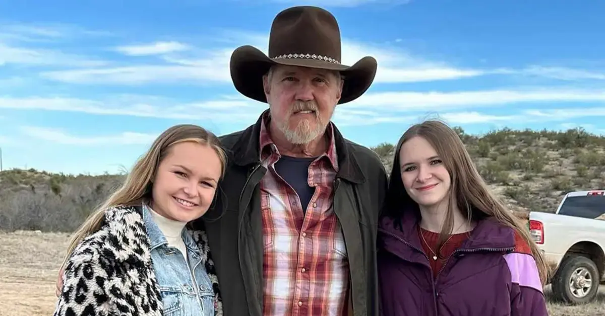 Trace Adkins with Mackenzie and his other daughter