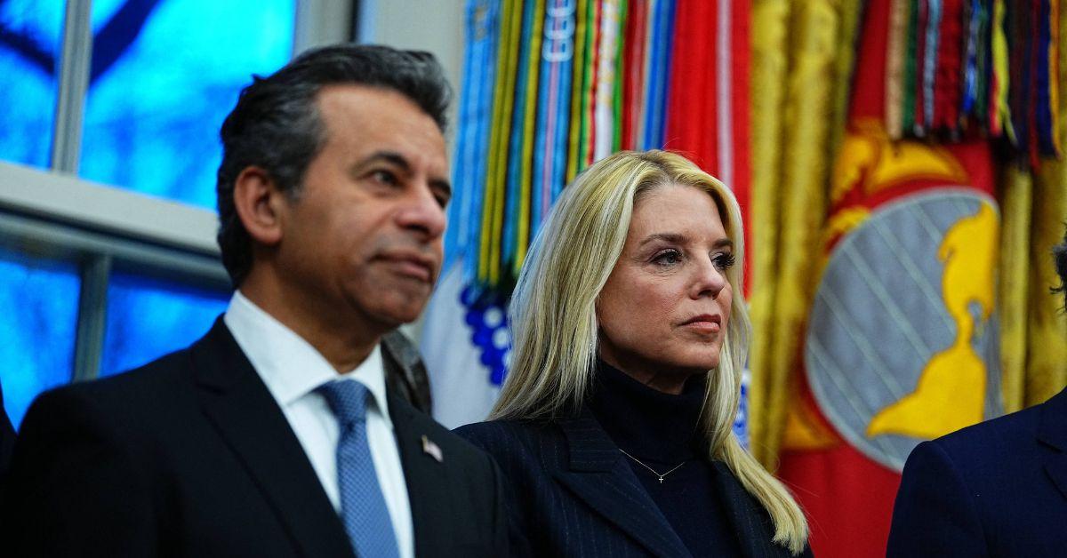 Pam Bondi with other cabinet secretaries in the oval office. 