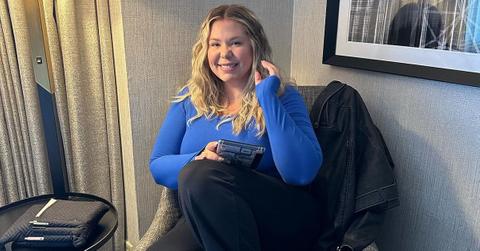 Kailyn Lowry sitting in a chair in a hotel room