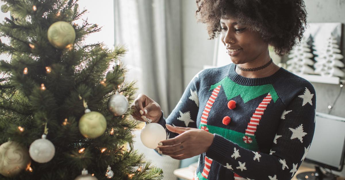 people-who-decorate-for-christmas-early-are-happier-according-to