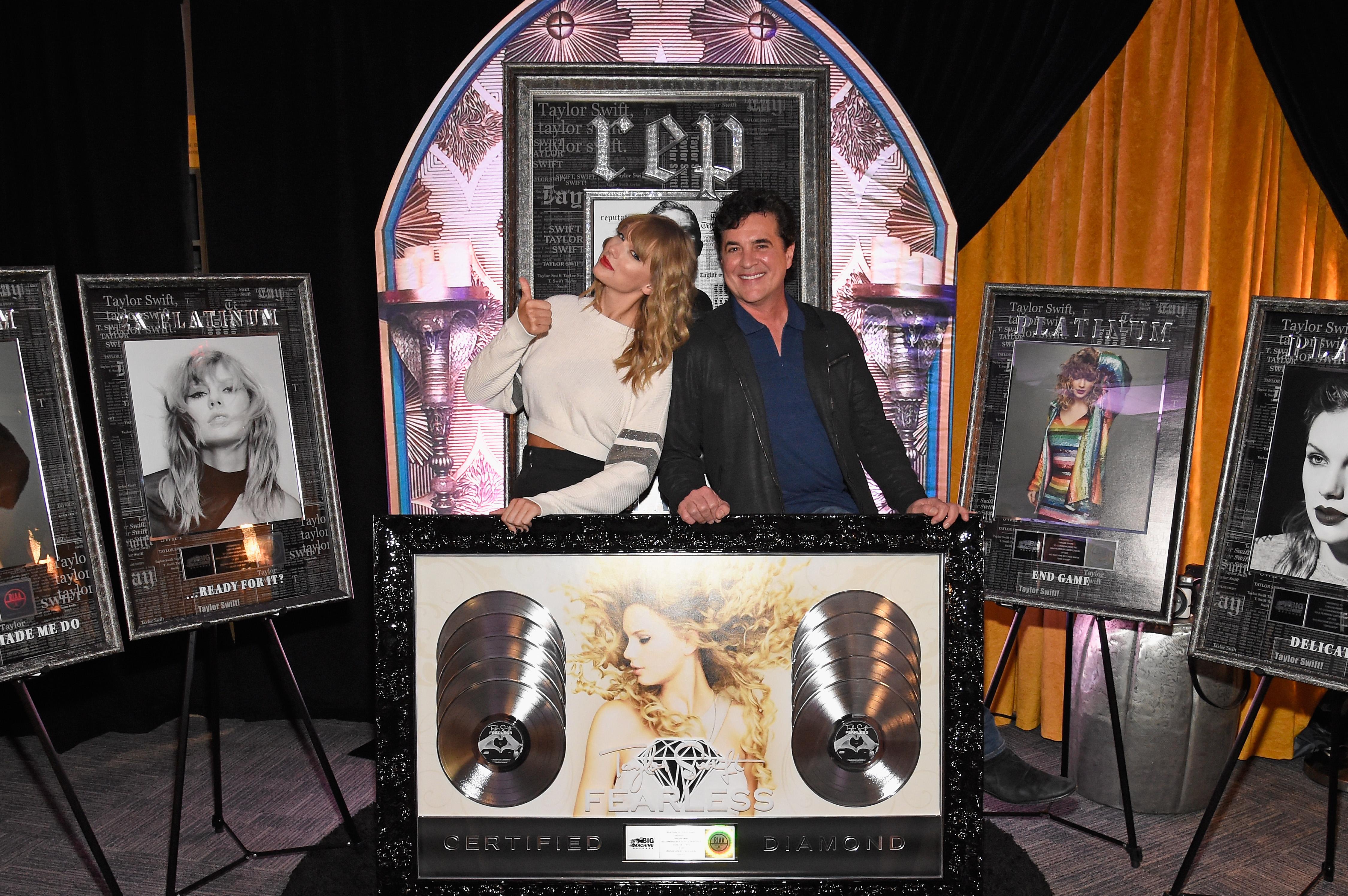 why does taylor swift hate scooter braun scott borchetta