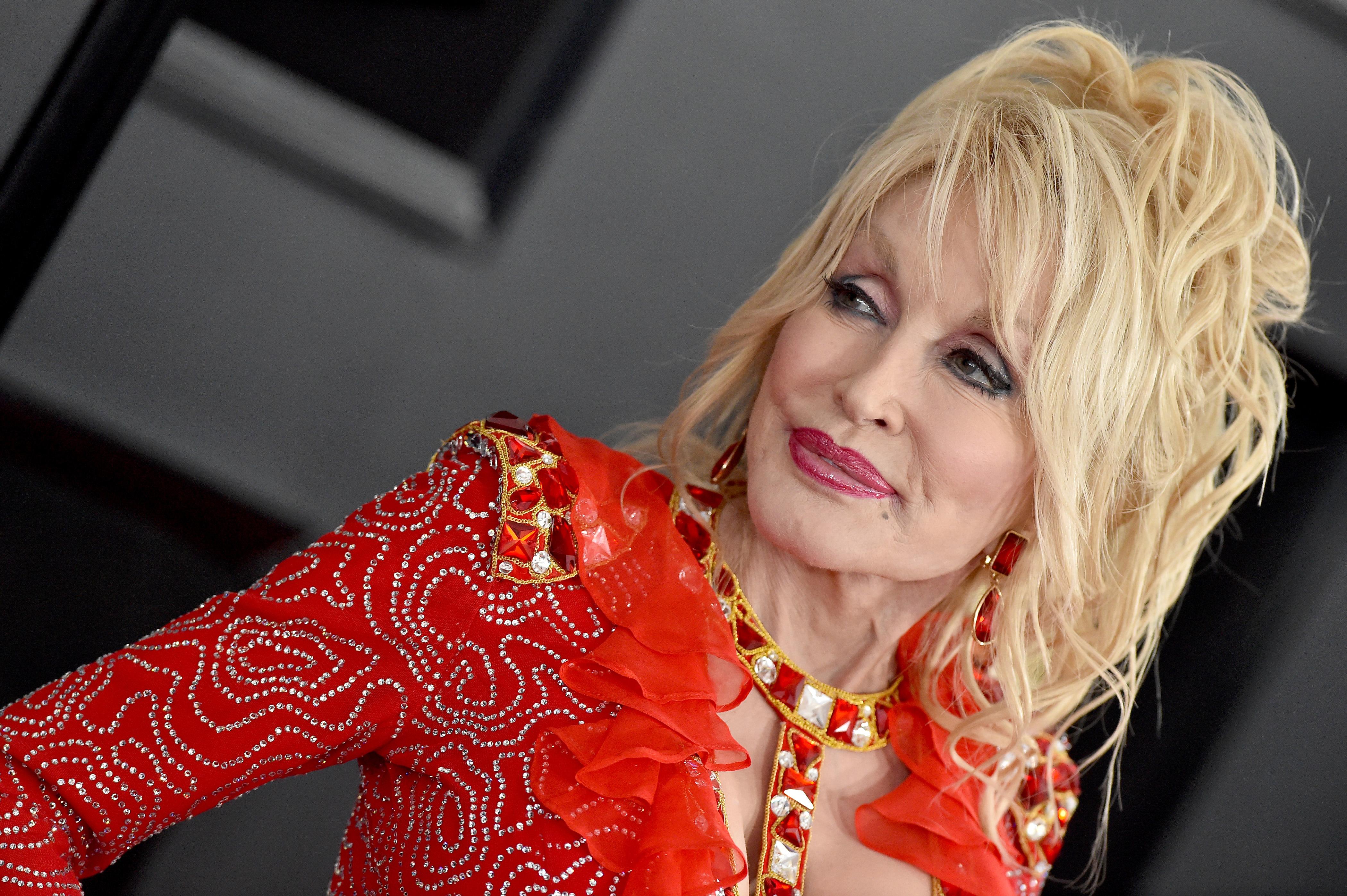 Dolly Parton Rarely Seen With No Makeup