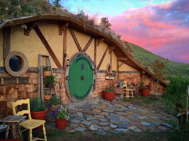 hobbit airbnb