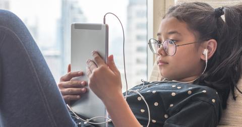 1-kids-reading-1567614112190.jpg