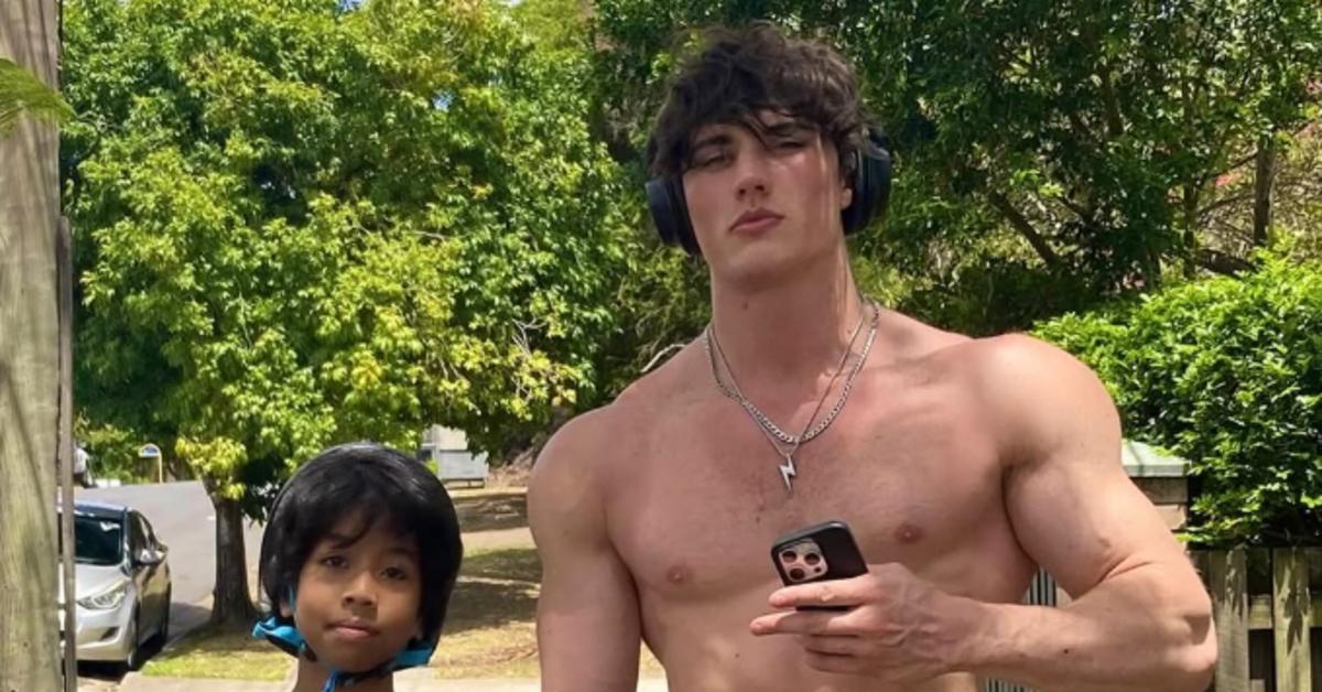 Looksmaxxing Streamer Androgenic Gets Wig Snatched Mid Stream