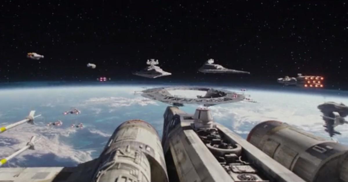 We've had a seriously lack of cool 'Star Wars' space battles recently. 