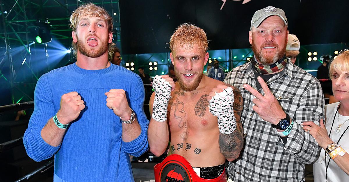 (l-r) Logan Paul, Jake Paul, and Gregory Allen Paul