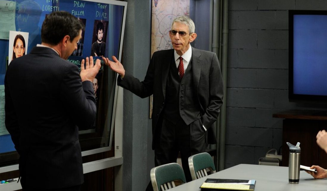 why did munch leave svu