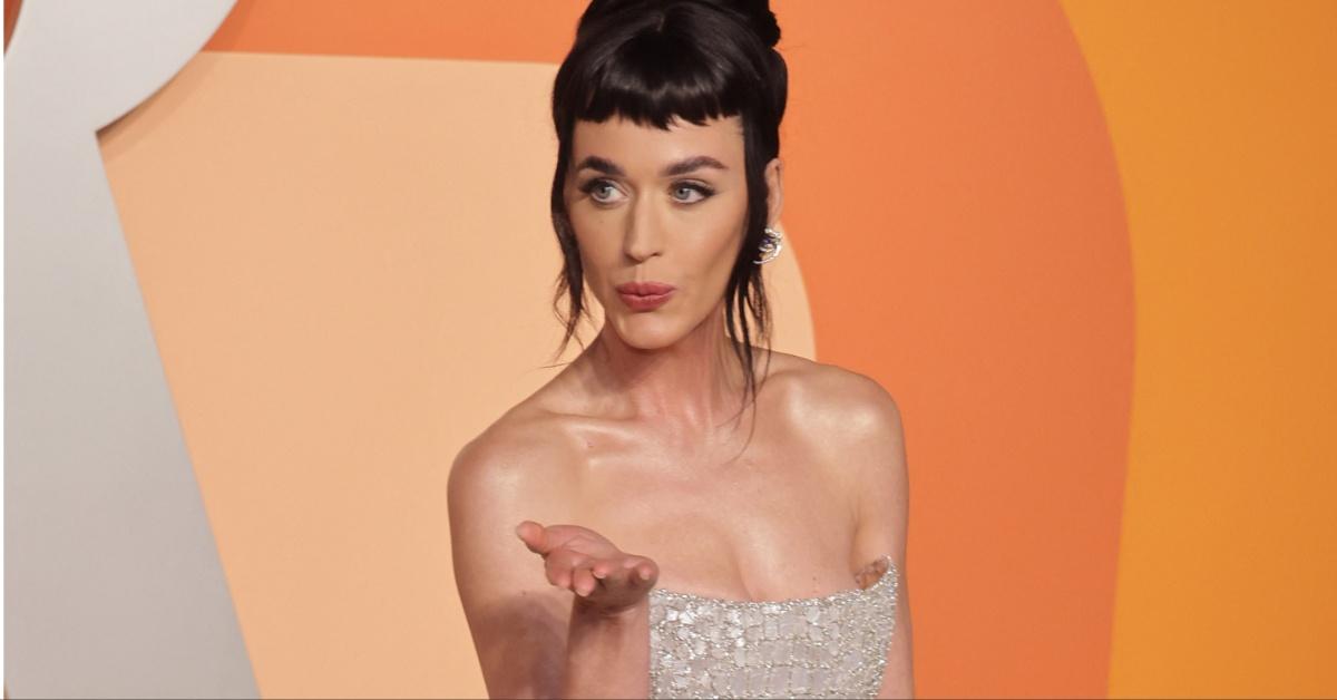 Katy Perry blows a kiss at the 2025 Vanity Fair Oscar Party.