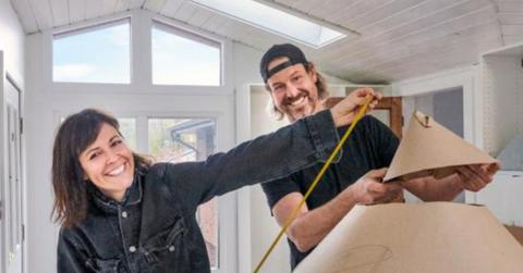Leanne and Steve Ford posing for promotional photos for their show 'Home Again with the Fords'