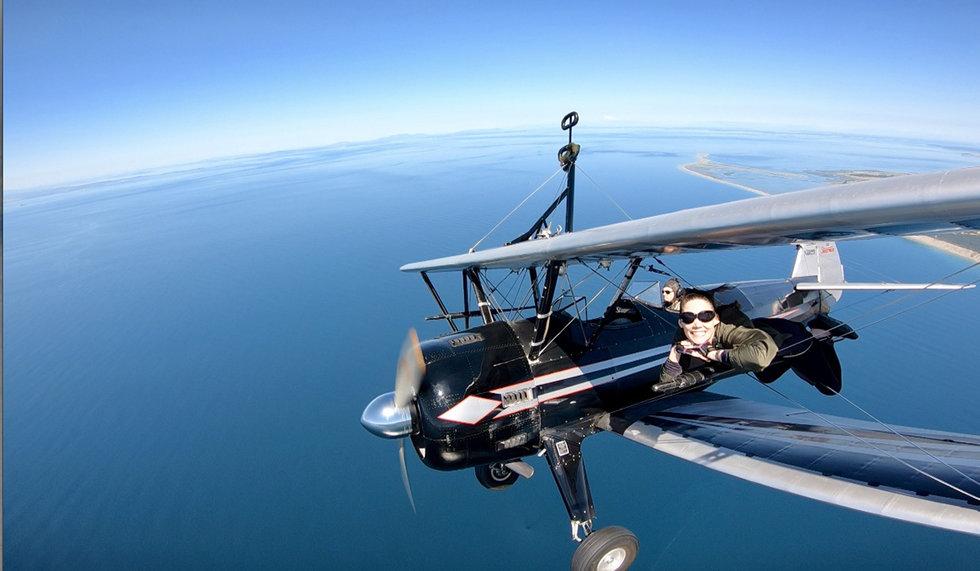 united flight wing walking