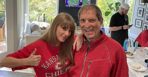 Taylor Swift giving a thumbs up with Bernie Kosar.