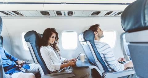 women-stop-creepy-man-on-airplane-3-1553537807820.jpg