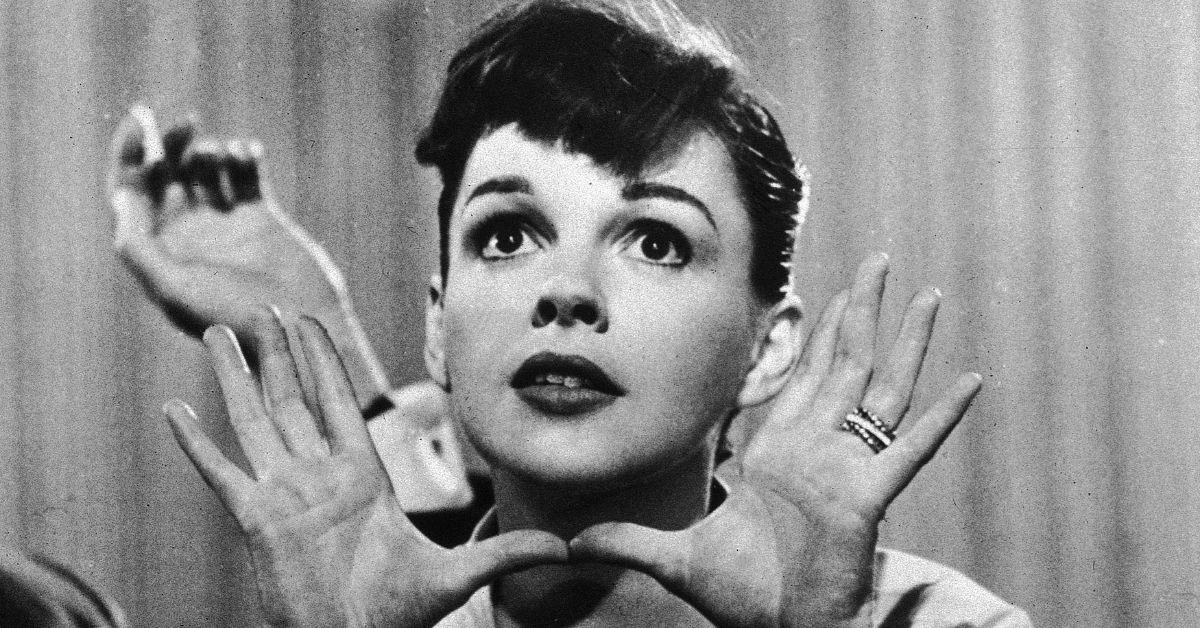 Judy Garland making jazz hands 