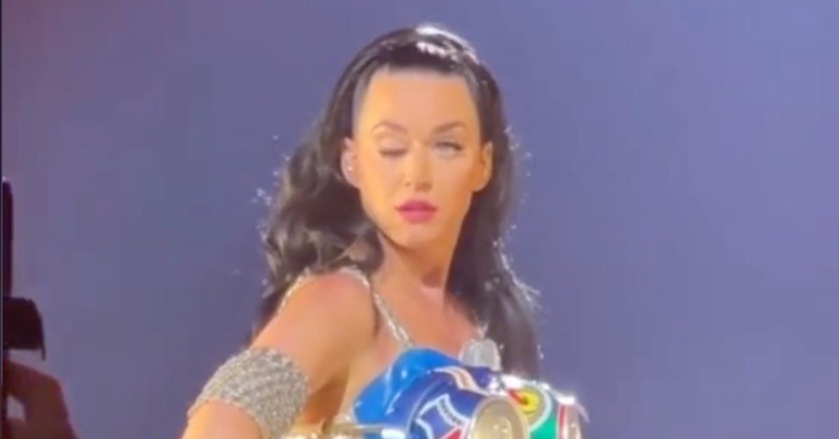 Katy Perry experiencing an eye glitch 