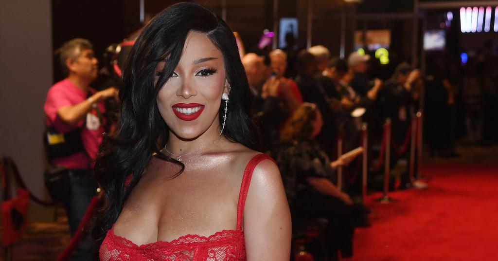 Who Is Doja Cat's Boyfriend? Details on the Singer's Love Life