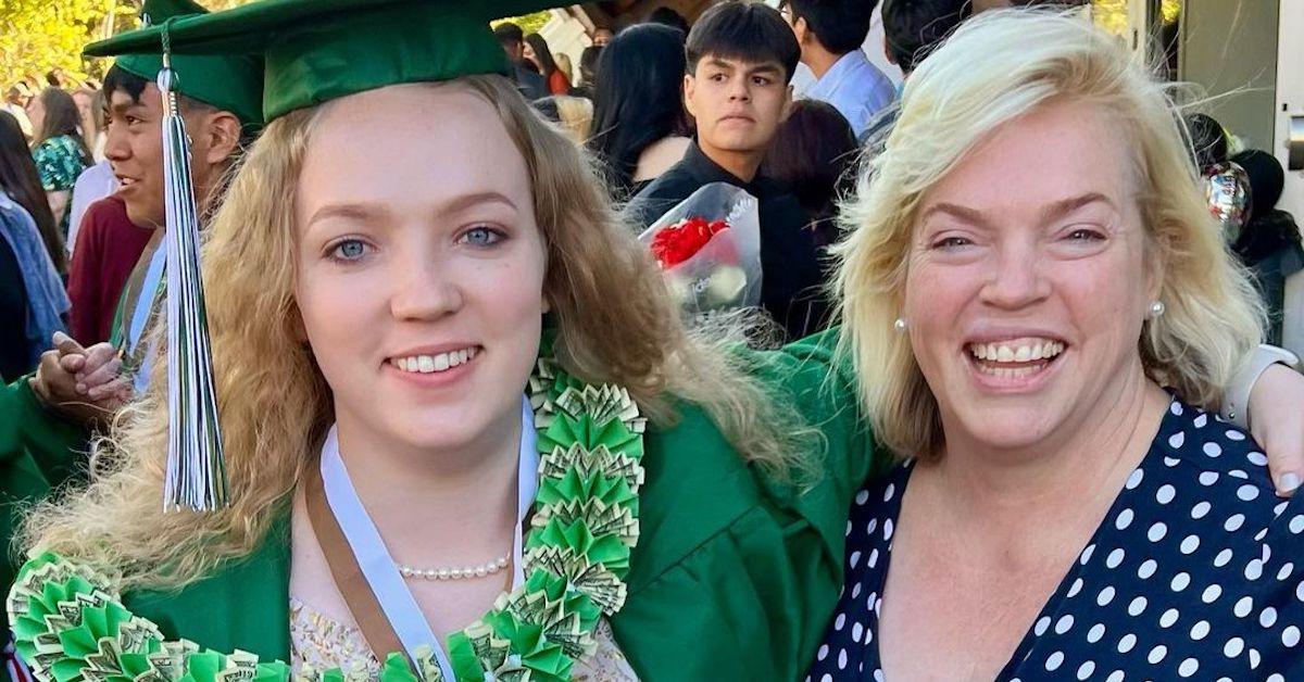 Savanah and her mom at graduation