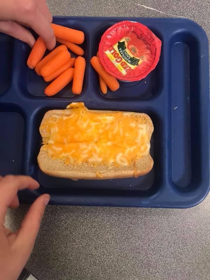 photo-of-student-s-pathetic-school-lunch-goes-viral-and-outrages-parents