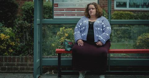 Martha (Jessica Gunning) at the bus stop in 'Baby Reindeer'