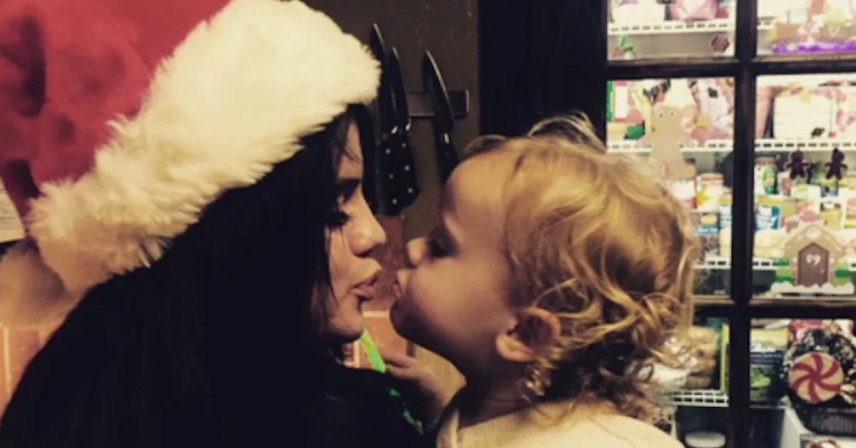 Selena Gomez plays the perfect big sister to Gracie Teefey as they twin at  'Frozen 2' premiere