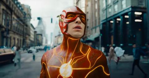 Ezra Miller's suit lights up in 'The Flash'