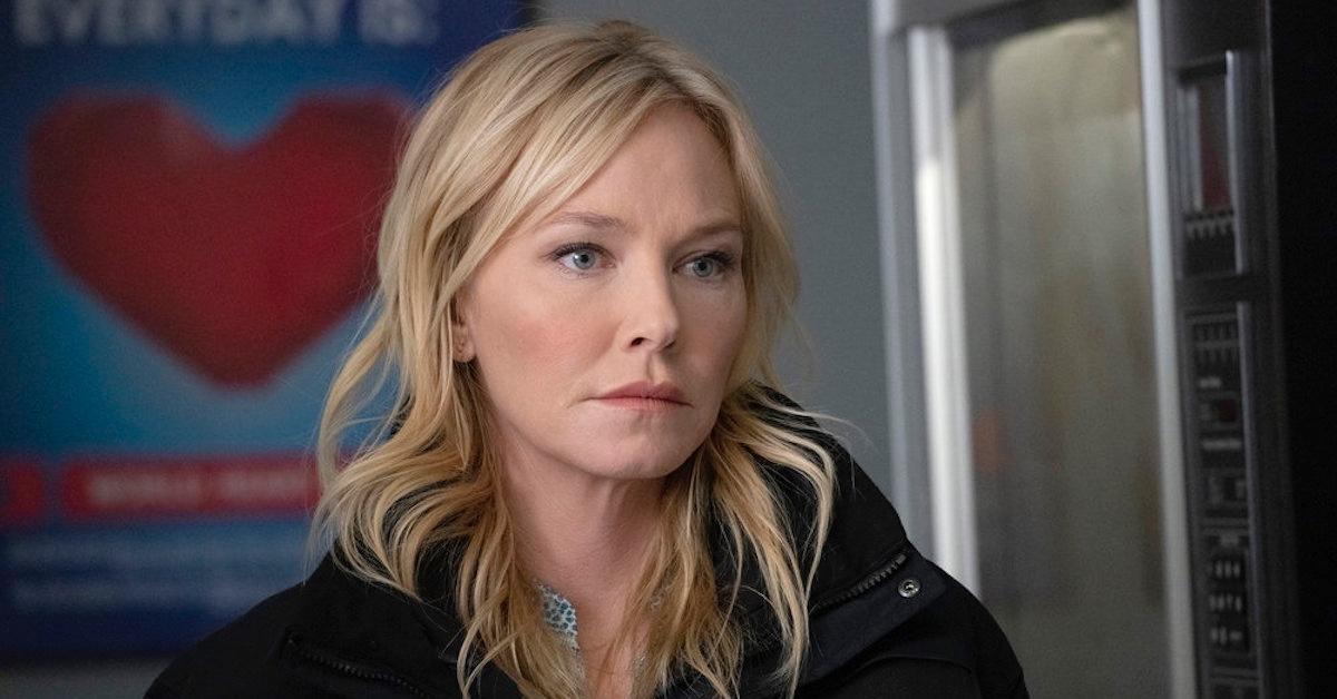 Kelli Giddish as Amanda Rollins 