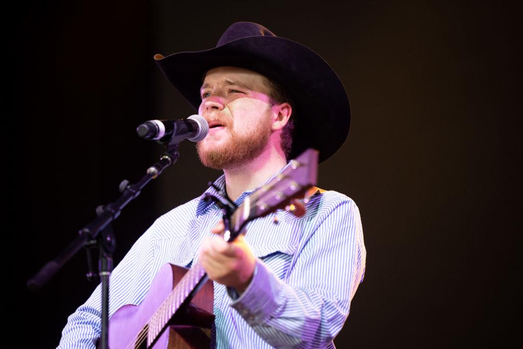 Colter Wall performing