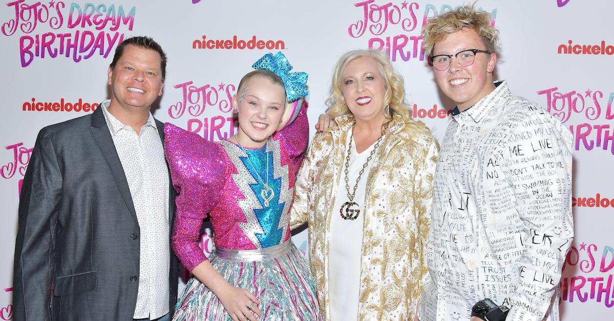 JoJo Siwa，她的父母和兄弟姐妹