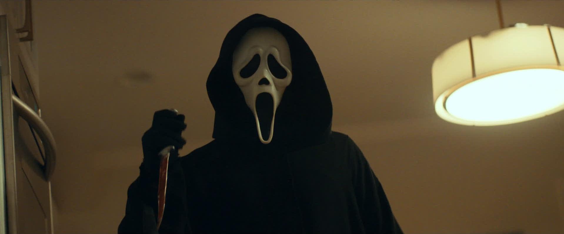 Ghostface attacking someone in 'Scream 5'