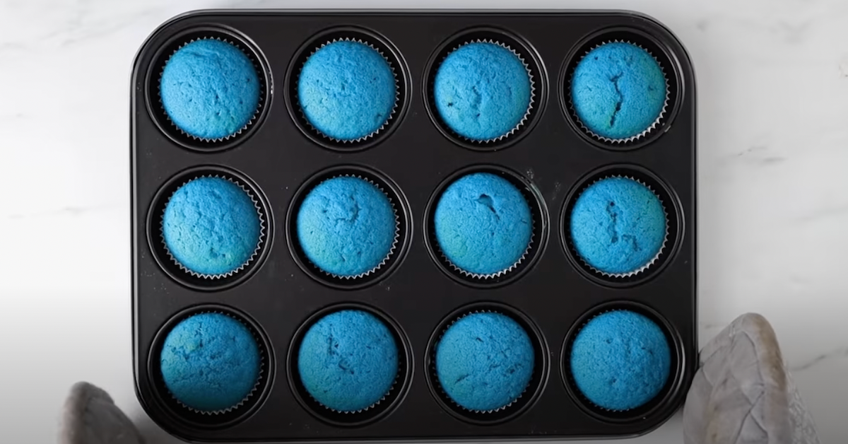 blue poop challenge blue muffins