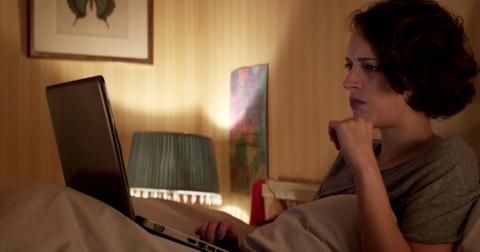 fleabag-obama-scene-1577734649388.jpg