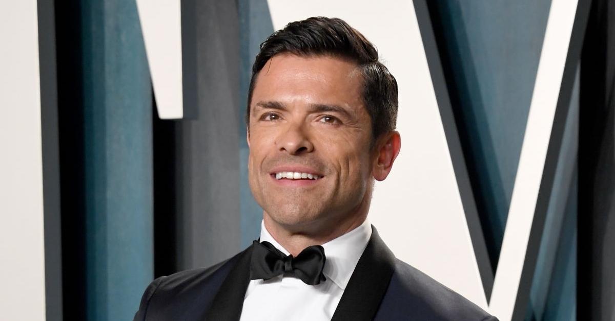 Mark Consuelos on the red carpet for the 2020 Vanity Fair Oscar Party 