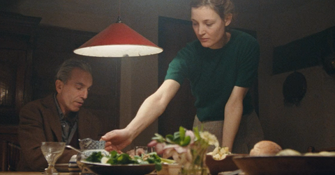 phantom-thread-1584370251556.jpg