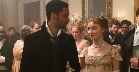 Rege-Jean Page and Phoebe Dynevor