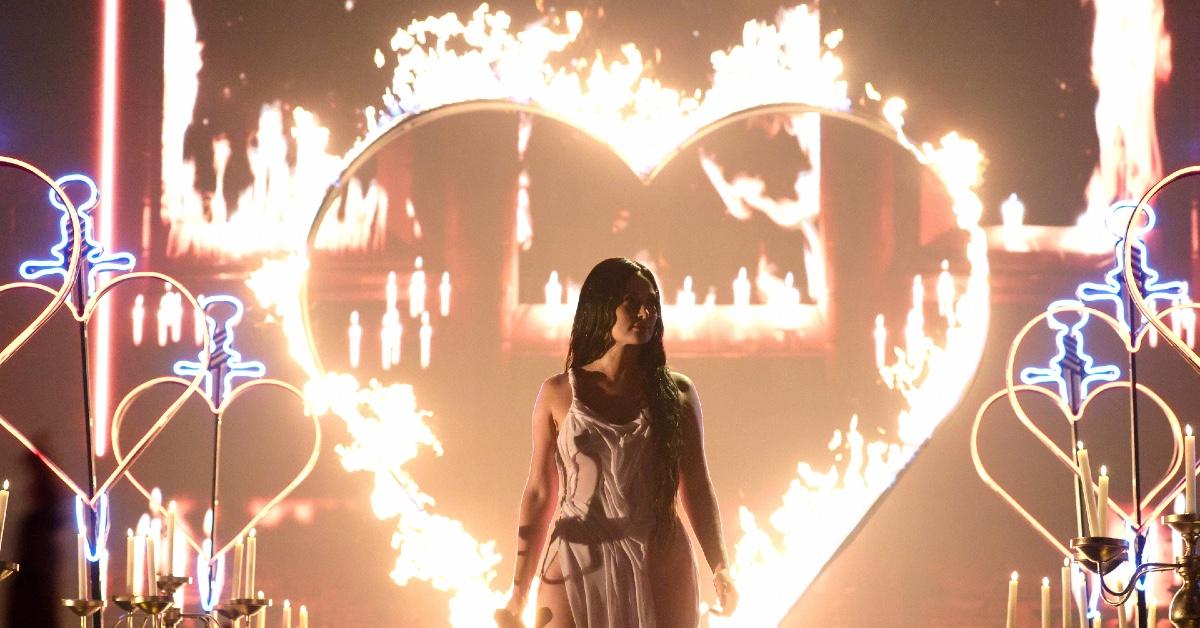 Kacey Musgraves performs 'Star-Crossed' at the VMAs.