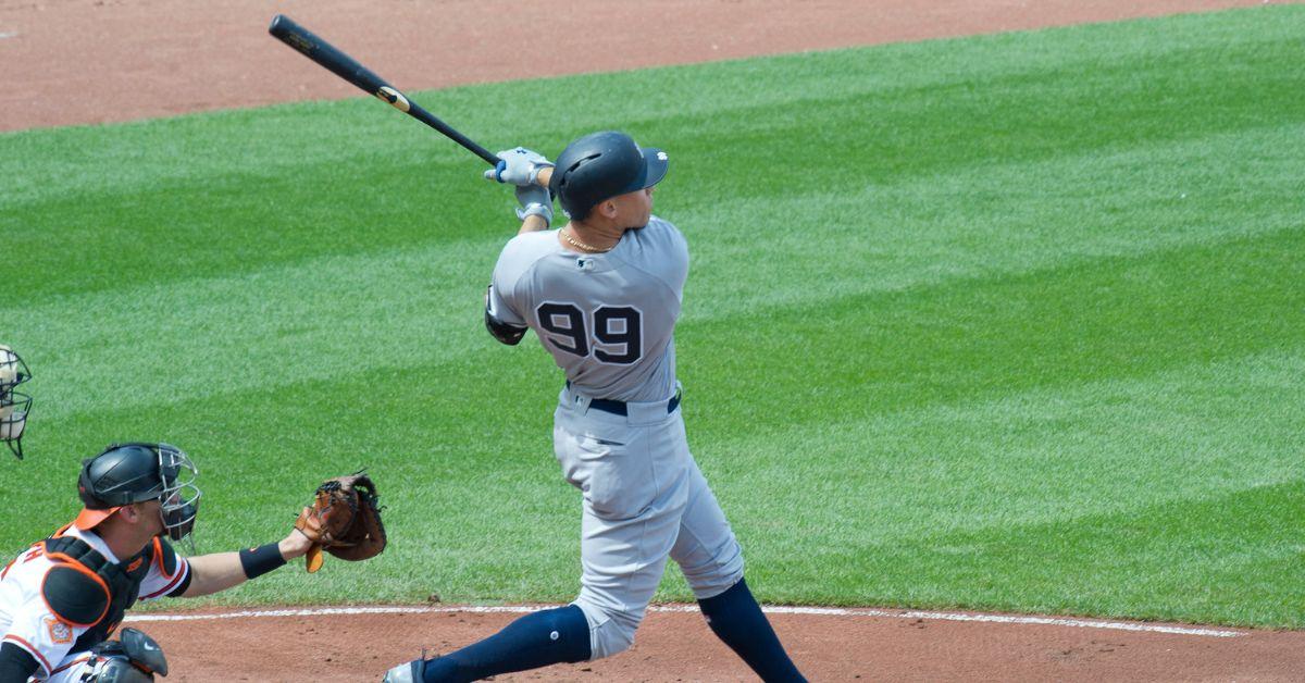 Aaron Judge swinging his bat in 2017. 