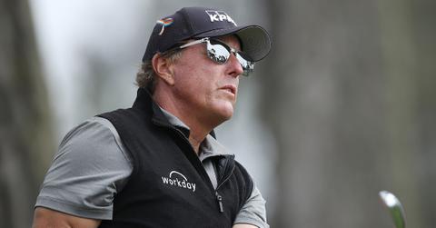 why is phil mickelson wearing sunglasses
