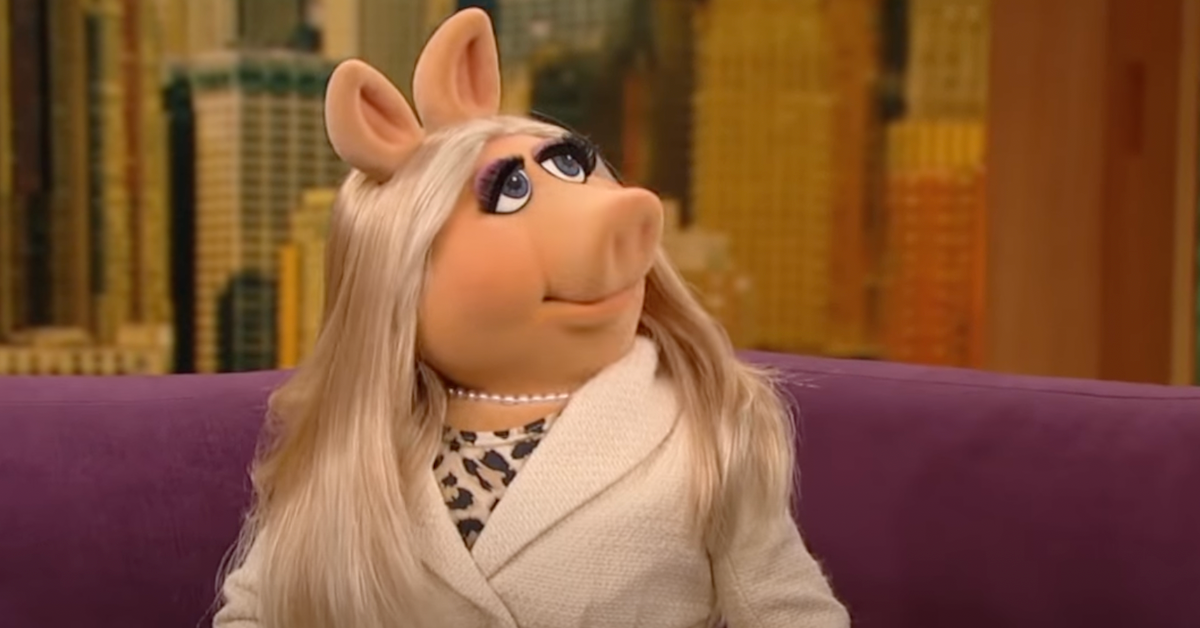 Miss Piggy, your life hero, DGAF about the cancellation of The Muppets -  HelloGigglesHelloGiggles